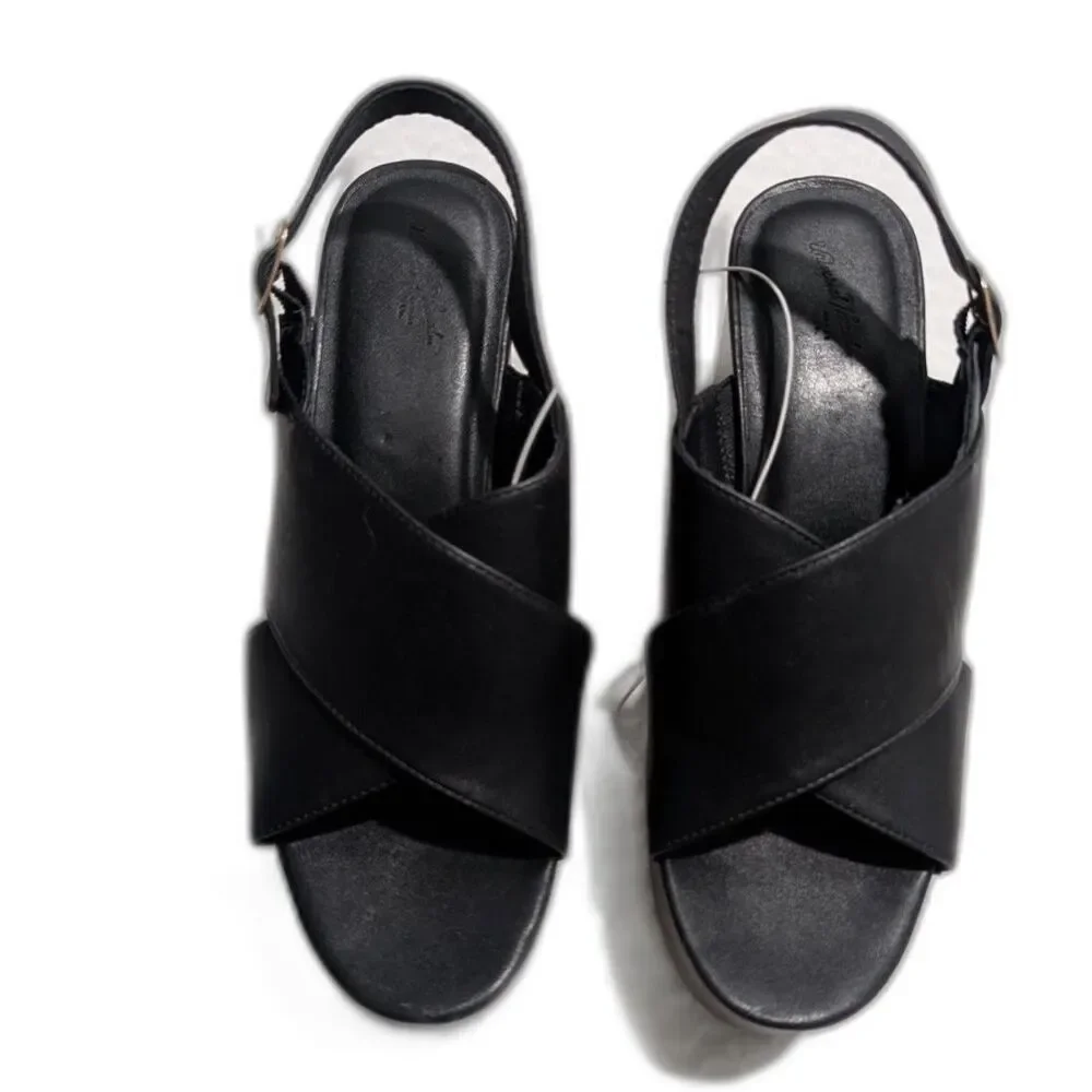 Women's Naomi Wood Wedge Heels -Universal Thread- Black Size 9.5 NWOT